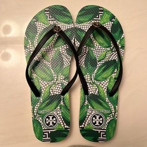 Tory Burch Flip Flops 🌴